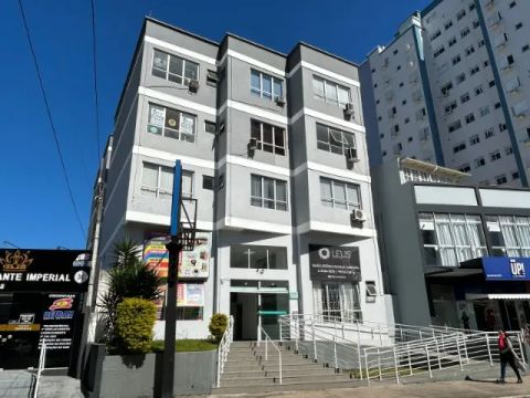 Sala comercial no estreito