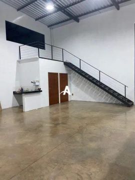 Imóvel Comercial com 169,5m² à venda no Loteamento Portal do Vale II
