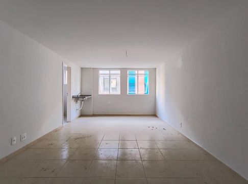 Sala comercial com vaga no Centro para locação