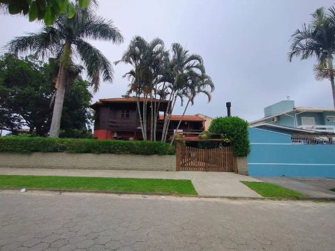 Casa de 3 dormitórios para locação na Daniela