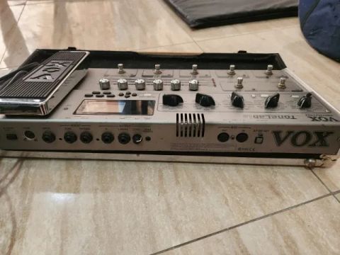 Pedaleira VOX Tonalab LE