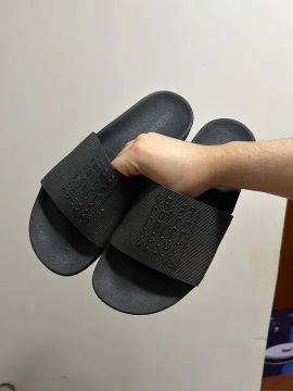 Sandália slide colcci