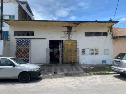 Imóvel para venda possui 302 metros quadrados bairro Benfica  - Fortaleza - Ceará