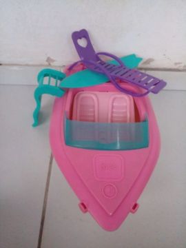 Barco da Barbie para brincar na água