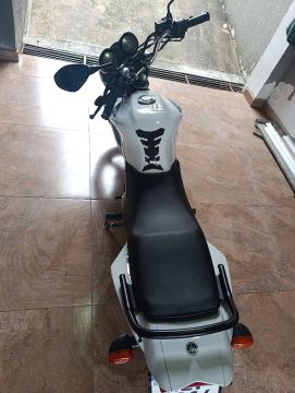 Vendo Factor 2015 com 20.800 km