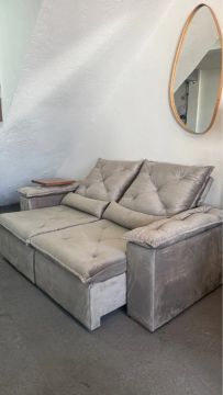 Sofá retrátil 3 lugares veludo bege