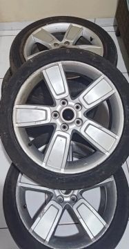 Vendo jogo de rodas aro: 18, na furação: 5x114.3.