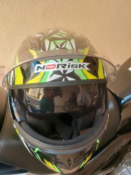 Par de Capacetes Norisk e SPark tamanho 56