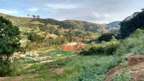 Terreno à venda com 27.669,65 m2