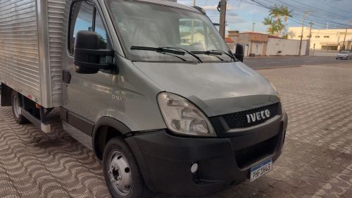 Iveco Daily 55C17 - 2014 Caminhão Baú vendo ou alugo faço frete