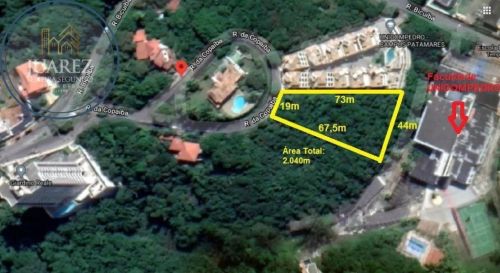 TERRENO EM PATAMARES NA COLINA A COM 2.040M2 DE ÁREA.