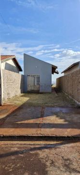 Casa de 2 dormitórios à venda por R$180.000 - Chácara Ferreira Dias, Jaú, SP