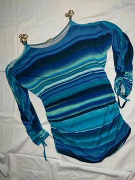 Blusa listrada azul e verde 