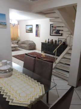 Sobrado com 3 dormitórios à venda, 228 m² por R$ 590.000,00 - Centro - São José dos Campos