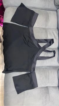 Blusa preta com alças finas