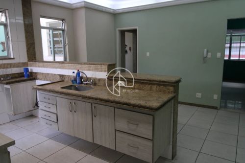 Imóvel para aluguel possui 204 metros quadrados com 6 quartos em Santa Catarina - Juiz de 