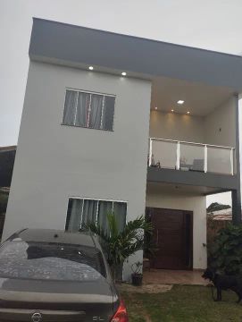 Excelente casa a venda em fazendinha 