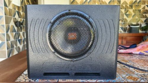 Caixa de Som Subwoofer JBL SW8A