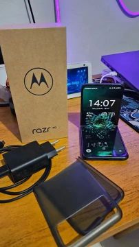 Motorola RAZR 40 