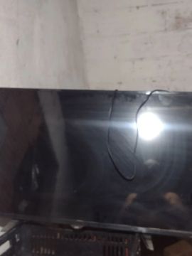 Vendo TV LED 43 polegadas AOC com defeito 