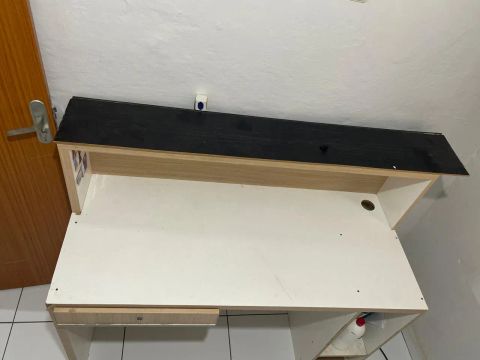 Escrivaninha com Prateleira em MDF - Novo