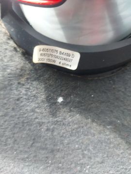 Alto-falante 300/150W 4 ohms com o tampão 