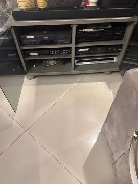 Vendo Rack para TV e Som em Ótimo estado