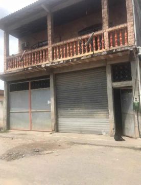 Casa e fábrica de vassouras 