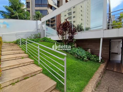 Prédio disponível para venda no bairro Centro em Uberlândia-MG