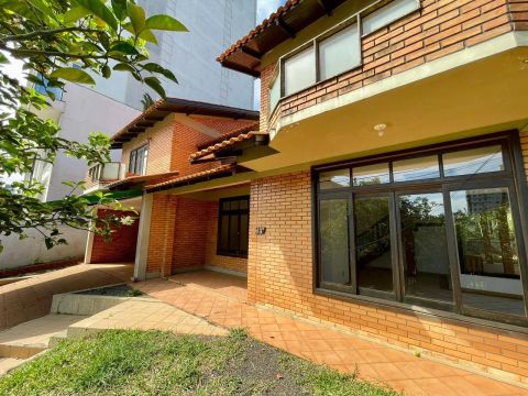 Casa para Locação 4 Quartos, 1 Suite, 2 Vagas, 300M², Jardim Itália, Chapecó - SC