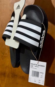 Vendo chinelo Adidas