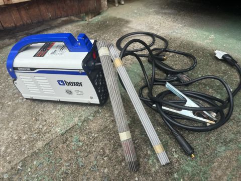 Máquina solda boxer  semi nova 