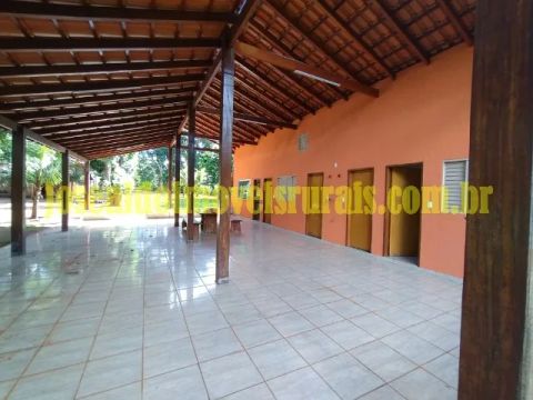 Chácara 5000m², duas casas, Condomínio Eldorado.