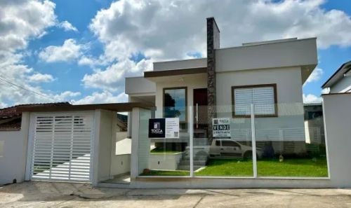 Casa para venda tem 100 metros quadrados com 3 quartos em Centro - Içara - Santa Catarina
