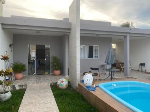 Casa em condomínio no melhor da Massagueira!