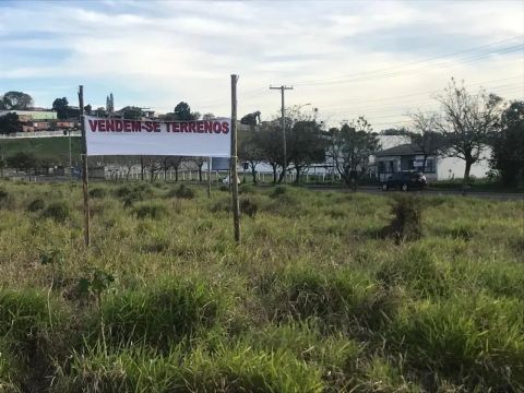 Terreno em loteamento novo no Passo das Pedras