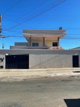 Sobrado Jardim Curitiba Casa de Rua com 5 Quarto(s) e 3 banheiro(s) à Venda, 250 por R$ 65