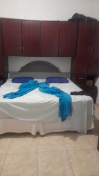 Guarda roupas Armário de madeira em ótimo estado madeira antiga e pesada