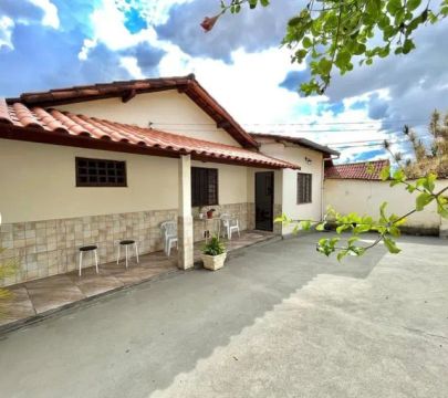 Vende-se casa no Cajuru