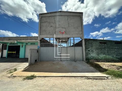 Galpão para aluguel ou venda com 210m² próximo à principal do Cleto