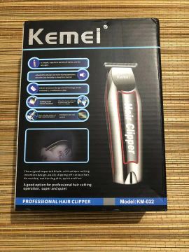 Máquina de Cortar Cabelo Kemei KM-032