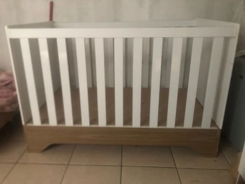 Berço seminovo a venda 