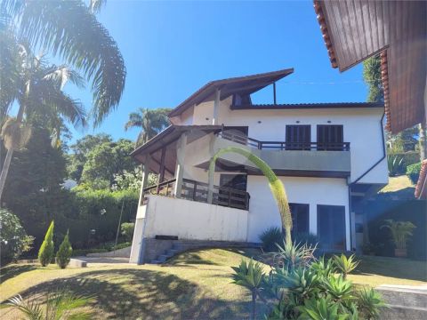 Condomínio com 3 quartos à venda ou para locação em Caraguatá - SP