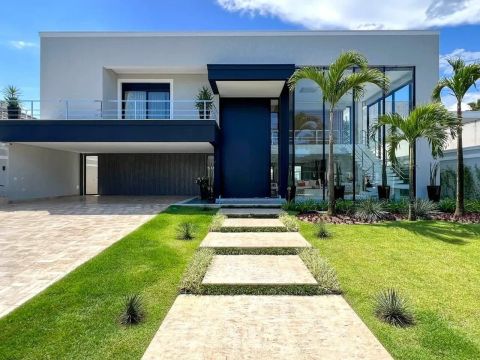 Casa de luxo à venda em condomínio no Jardim Acapulco, Guarujá-SP: 7 suítes e 4 vagas, 850