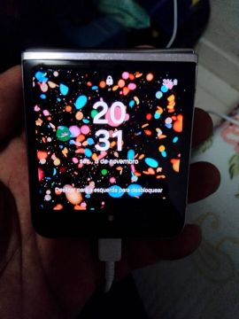 Vendo zflip 5 512g pra consertar ou retirar pecasesbloqueado