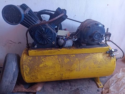 Compressor industrial 380 litros trifásico 