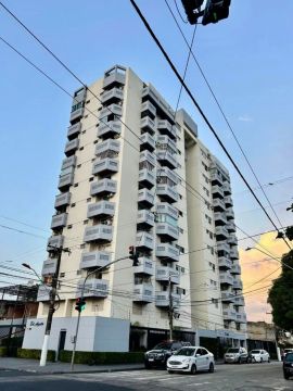 Apartamento Ed. Ágata (Reformado) - 2/4 - Sendo 1 Suíte - 1 Vaga - 98m² - Andar Alto