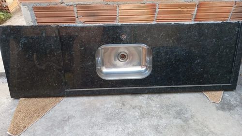 Pia para cozinha em granito preto com cuba