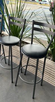 Conjunto de 2 Banquetas de Metal