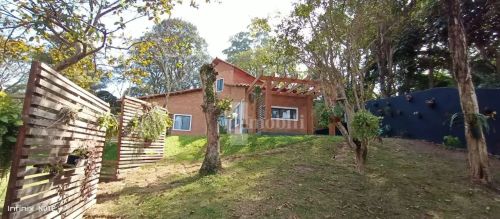 Casa com 3 dormitórios para alugar, 130 m² por R$ 6.900,01/mês - Granja Viana - Fazendinha